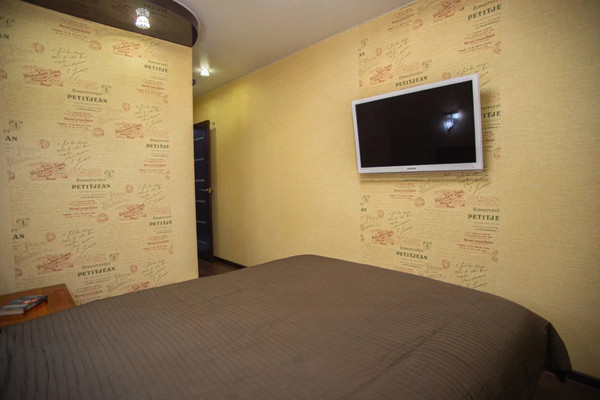 Продам трехкомнатную (3-комн.) квартиру, Связи проезд, 16, Мурманск г