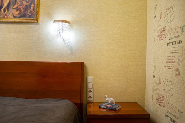 Продам трехкомнатную (3-комн.) квартиру, Связи проезд, 16, Мурманск г