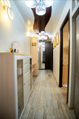 Продам трехкомнатную (3-комн.) квартиру, Связи проезд, 16, Мурманск г