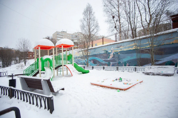 Продам трехкомнатную (3-комн.) квартиру, Связи проезд, 16, Мурманск г