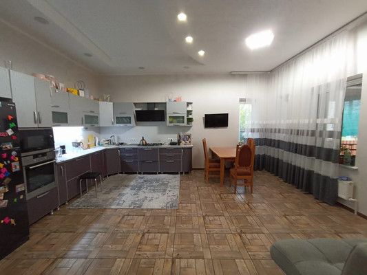 Продам дом, Сиреневый б-р, 3, Волгодонск г, 0 км от города