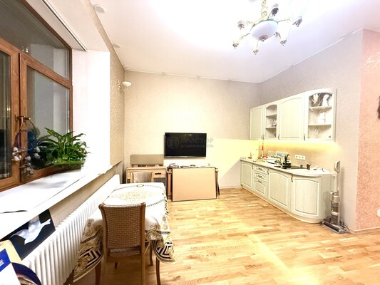 Продам однокомнатную (1-комн.) квартиру, Красина пер, 16с1, Москва г