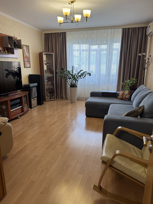 Продам трехкомнатную (3-комн.) квартиру, Имени Адмирала Серебрякова наб, 61А, Новороссийск г