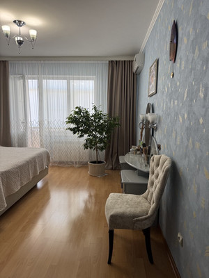 Продам трехкомнатную (3-комн.) квартиру, Имени Адмирала Серебрякова наб, 61А, Новороссийск г