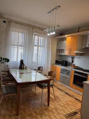 Продам трехкомнатную (3-комн.) квартиру, Имени Адмирала Серебрякова наб, 61А, Новороссийск г