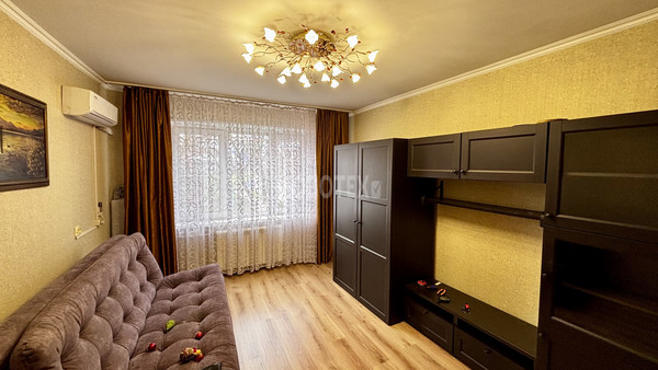 Сдам трехкомнатную (3-комн.) квартиру, Вишневая ул, 3, Крымск г