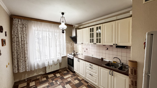 Сдам трехкомнатную (3-комн.) квартиру, Вишневая ул, 3, Крымск г