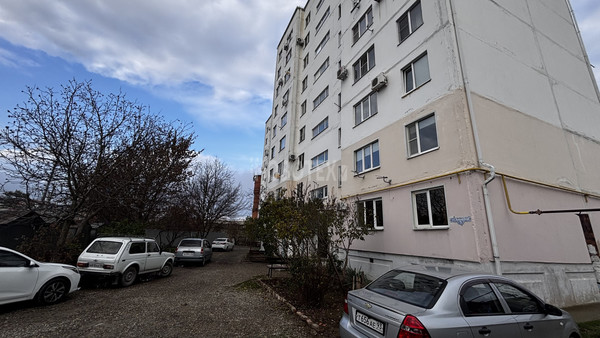 Сдам трехкомнатную (3-комн.) квартиру, Вишневая ул, 3, Крымск г