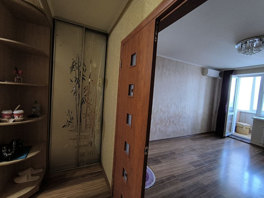 Продам однокомнатную (1-комн.) квартиру, И.Г.Лексина ул, 44, Симферополь г