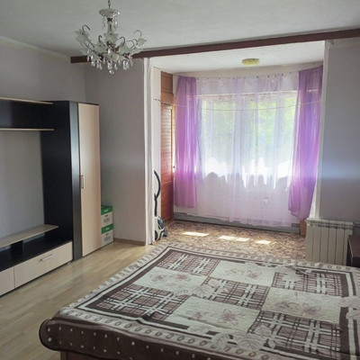 Продам трехкомнатную (3-комн.) квартиру, Пирогова (Центральный р-н) ул, 6/3, Сочи г