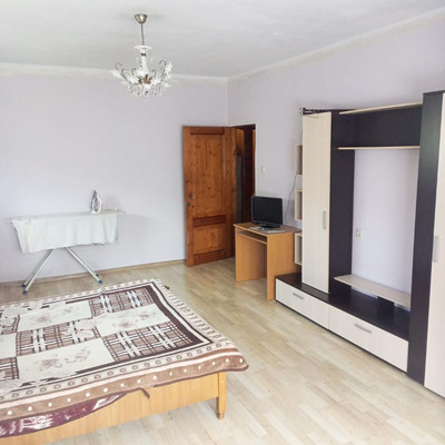 Продам трехкомнатную (3-комн.) квартиру, Пирогова (Центральный р-н) ул, 6/3, Сочи г