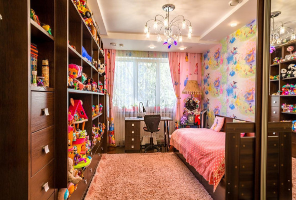 Продам трехкомнатную (3-комн.) квартиру, Курортный (Хостинский р-н) пр-кт, 94, Сочи г