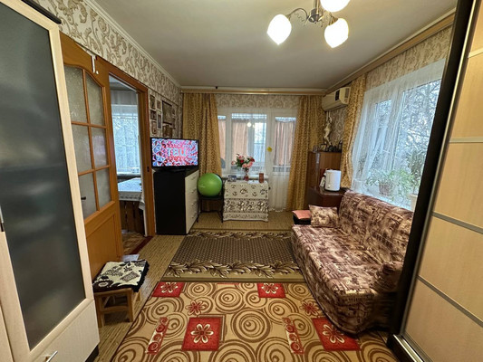 Продам однокомнатную (1-комн.) квартиру, Черноморская ул, 98, Кропоткин г