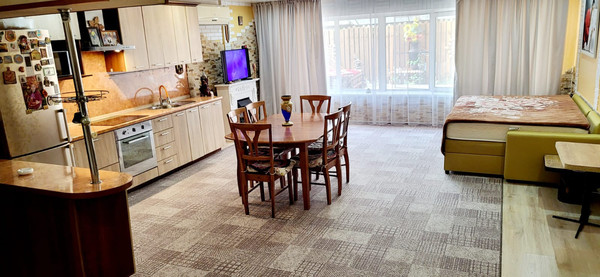 Продам трехкомнатную (3-комн.) квартиру, Звездная (Хостинский р-н) ул, 1, Сочи г