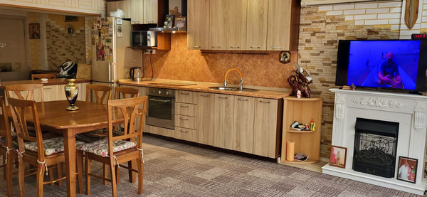 Продам трехкомнатную (3-комн.) квартиру, Звездная (Хостинский р-н) ул, 1, Сочи г