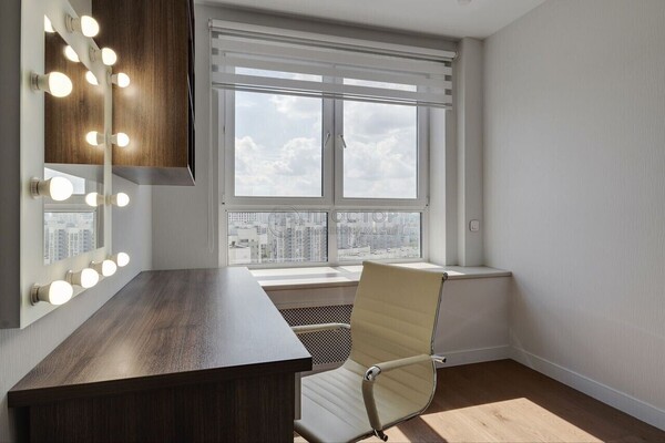 Продам трехкомнатную (3-комн.) квартиру, Юности ул, 13к1, Люберцы г