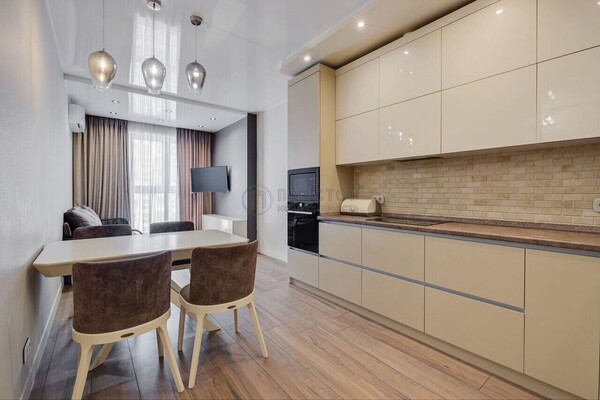 Продам трехкомнатную (3-комн.) квартиру, Юности ул, 13к1, Люберцы г