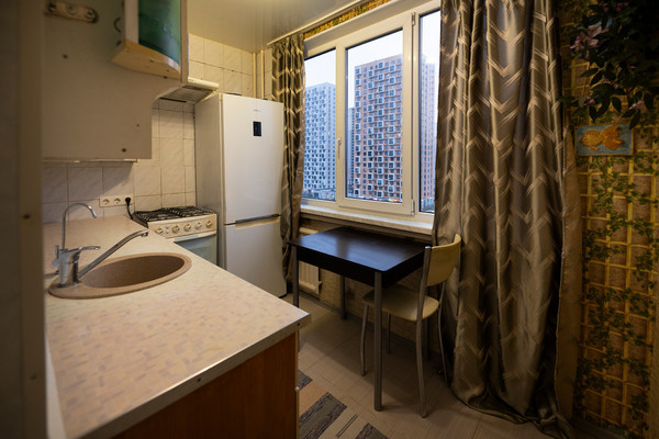 Продам трехкомнатную (3-комн.) квартиру, Дальневосточный пр-кт, 34Нк1, Санкт-Петербург г