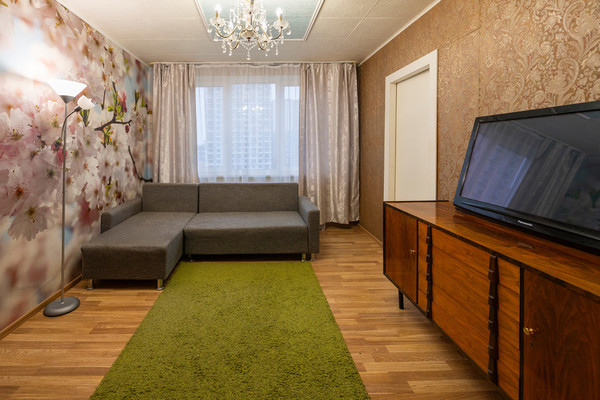 Продам трехкомнатную (3-комн.) квартиру, Дальневосточный пр-кт, 34Нк1, Санкт-Петербург г