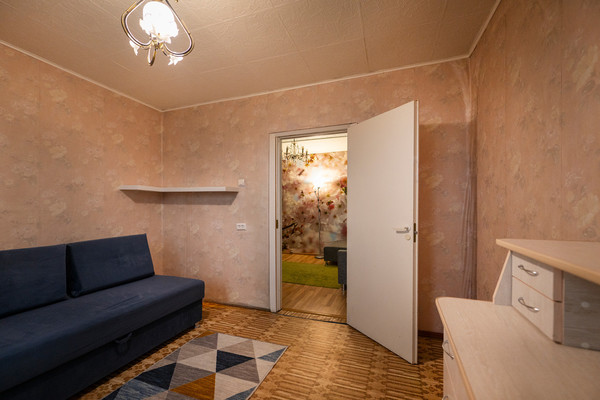 Продам трехкомнатную (3-комн.) квартиру, Дальневосточный пр-кт, 34Нк1, Санкт-Петербург г