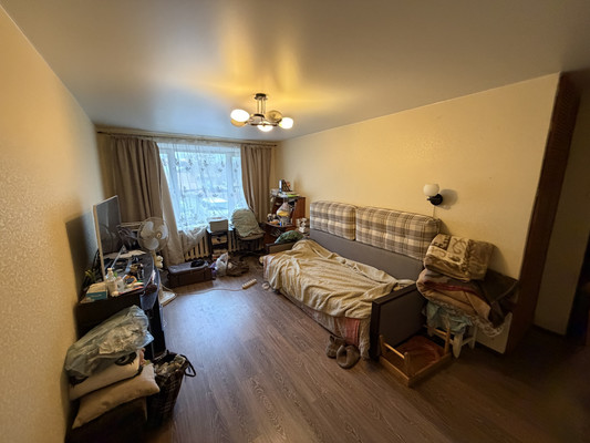 Продам двухкомнатную (2-комн.) квартиру, 8, Зелёный Городок п