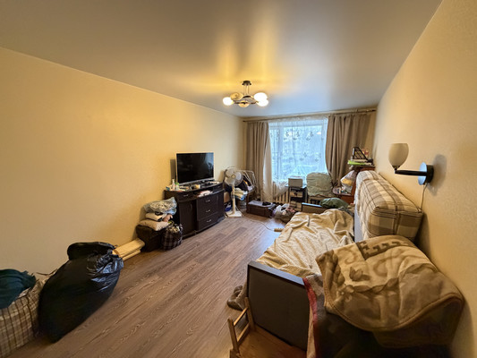 Продам двухкомнатную (2-комн.) квартиру, 8, Зелёный Городок п