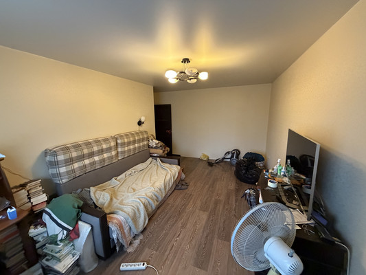 Продам двухкомнатную (2-комн.) квартиру, 8, Зелёный Городок п