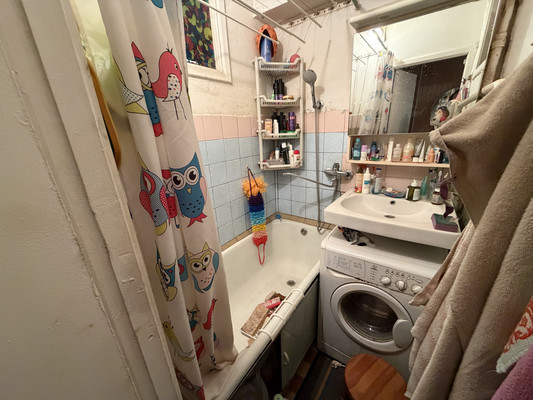 Продам двухкомнатную (2-комн.) квартиру, 8, Зелёный Городок п