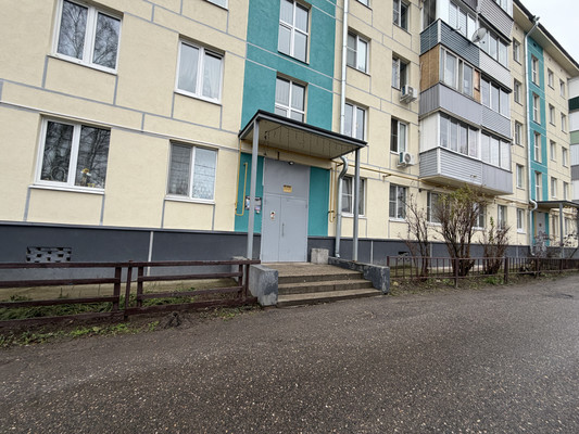 Продам двухкомнатную (2-комн.) квартиру, 8, Зелёный Городок п