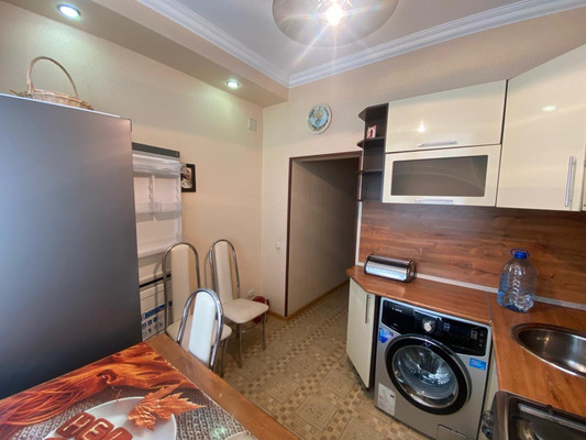 Сдам трехкомнатную (3-комн.) квартиру, Чайковского ул, 16, Нальчик г