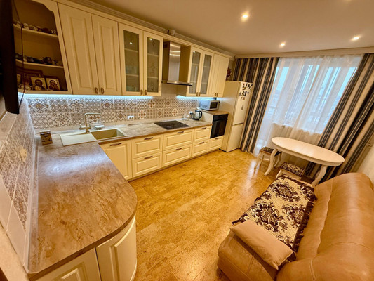 Продам двухкомнатную (2-комн.) квартиру, Ленина пр-кт, 3, Тосно г