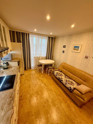 Продам двухкомнатную (2-комн.) квартиру, Ленина пр-кт, 3, Тосно г