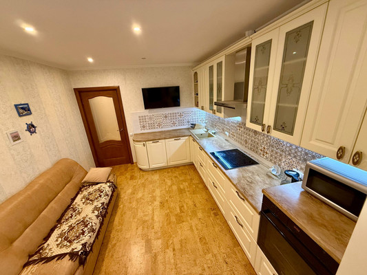 Продам двухкомнатную (2-комн.) квартиру, Ленина пр-кт, 3, Тосно г