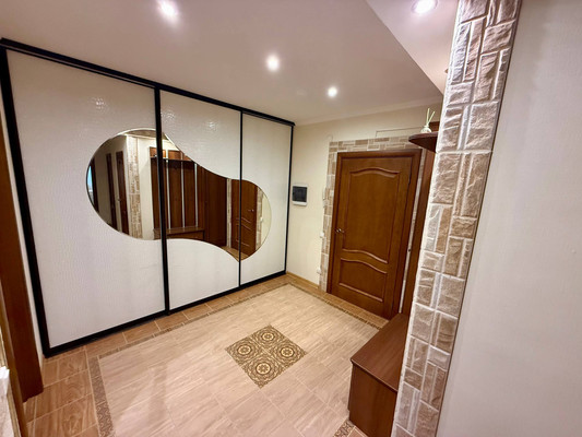 Продам двухкомнатную (2-комн.) квартиру, Ленина пр-кт, 3, Тосно г