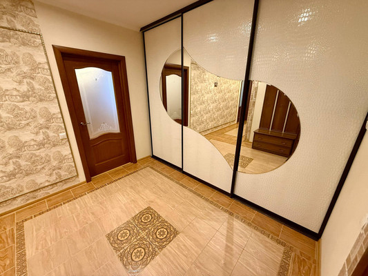 Продам двухкомнатную (2-комн.) квартиру, Ленина пр-кт, 3, Тосно г