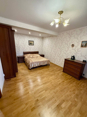 Продам двухкомнатную (2-комн.) квартиру, Ленина пр-кт, 3, Тосно г