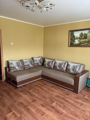 Продам трехкомнатную (3-комн.) квартиру, Строителей пр-кт, 8в, Волгодонск г