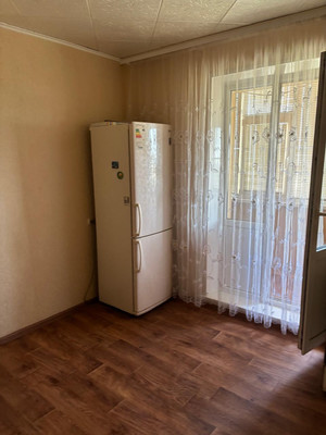 Продам трехкомнатную (3-комн.) квартиру, Строителей пр-кт, 8в, Волгодонск г