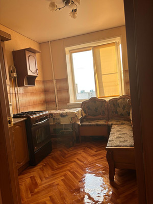 Продам трехкомнатную (3-комн.) квартиру, Строителей пр-кт, 8в, Волгодонск г