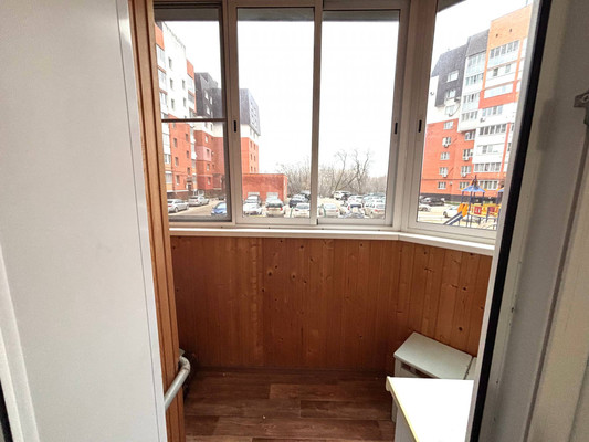 Продам двухкомнатную (2-комн.) квартиру, Лесопарковая ул, 18, Рязань г