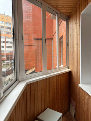 Продам двухкомнатную (2-комн.) квартиру, Лесопарковая ул, 18, Рязань г