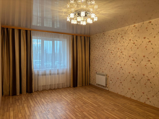 Продам двухкомнатную (2-комн.) квартиру, Лесопарковая ул, 18, Рязань г