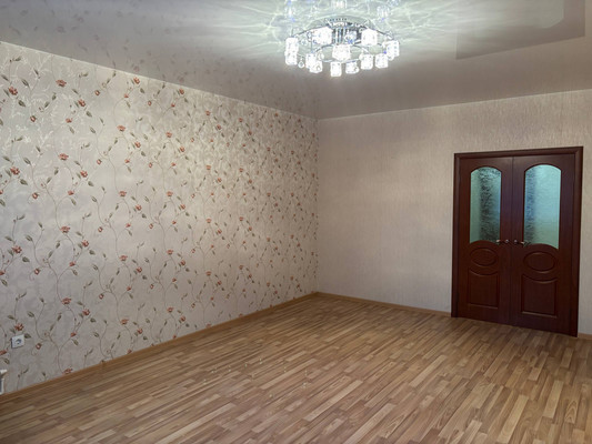 Продам двухкомнатную (2-комн.) квартиру, Лесопарковая ул, 18, Рязань г