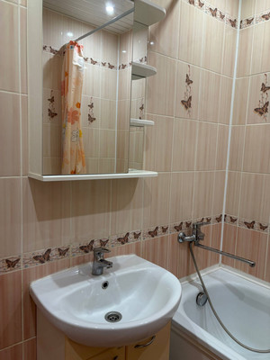 Продам двухкомнатную (2-комн.) квартиру, Лесопарковая ул, 18, Рязань г