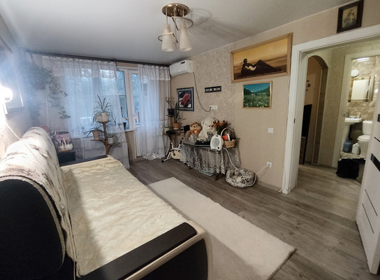 Продам однокомнатную (1-комн.) квартиру, им. 30-й Иркутской Дивизии ул, 6, Краснодар г