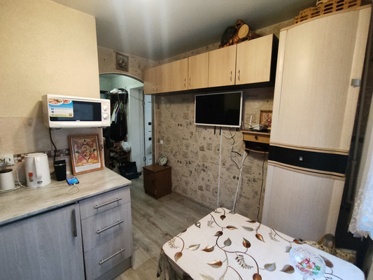 Продам однокомнатную (1-комн.) квартиру, им. 30-й Иркутской Дивизии ул, 6, Краснодар г