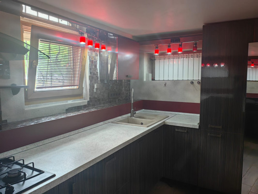 Продам трехкомнатную (3-комн.) квартиру, Цветной бульвар (Центральный р-н) ул, 8, Сочи г