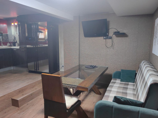 Продам трехкомнатную (3-комн.) квартиру, Цветной бульвар (Центральный р-н) ул, 8, Сочи г