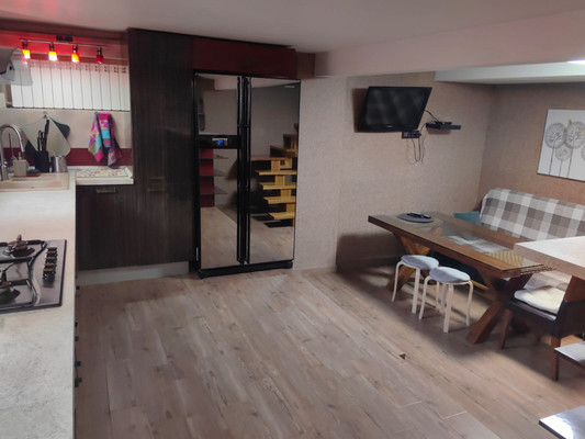 Продам трехкомнатную (3-комн.) квартиру, Цветной бульвар (Центральный р-н) ул, 8, Сочи г