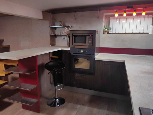 Продам трехкомнатную (3-комн.) квартиру, Цветной бульвар (Центральный р-н) ул, 8, Сочи г